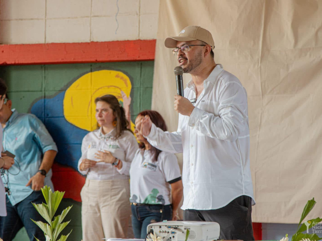 Director ant en constitución de reserva campesina del alto Sinú