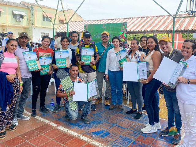 familias-de-tibu-reciben-titulos-de-tierras