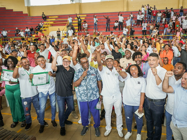 funcionarios-ant-entrega-de-tierras-tumaco