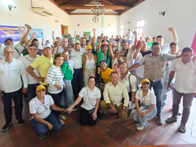 funcionarios-ant-y-campesinos-de-mompox-reunidos