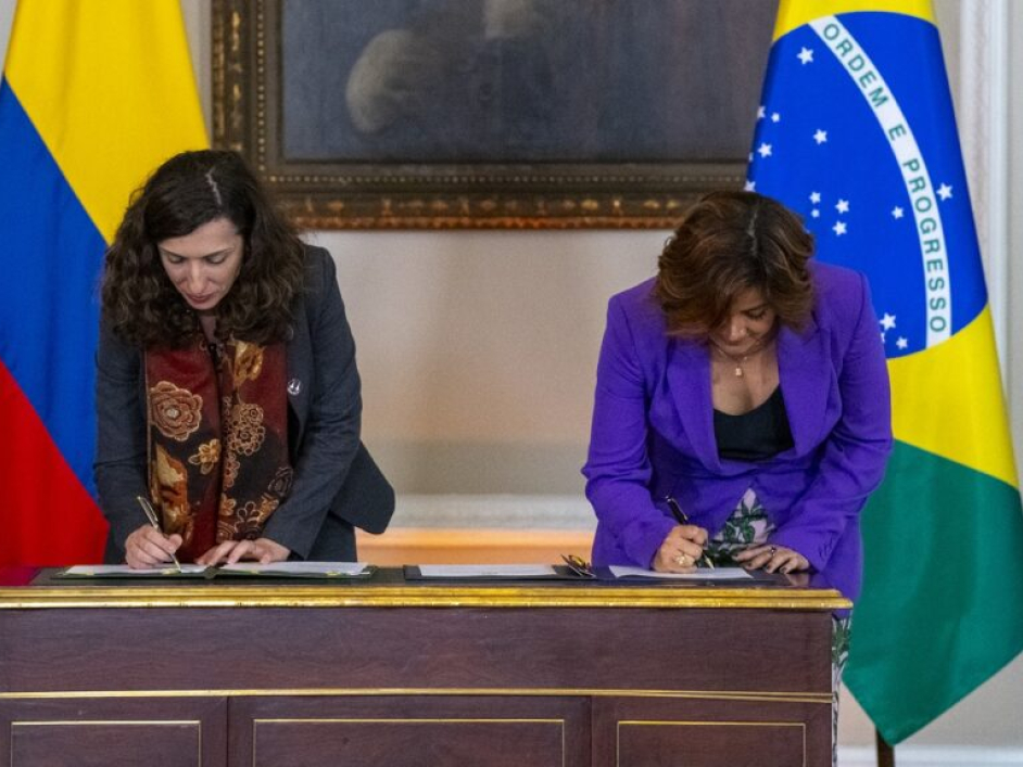 Fernanda Machiavelli, viceministra de desarrollo agrario de Brasil y  la Ministra de Agricultura y Desarrollo Rural, Jhenifer Mojica de Colombia