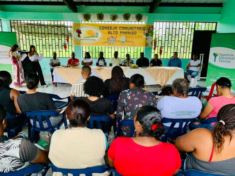entrega de la resolución al Consejo Comunitario Alto Paraíso