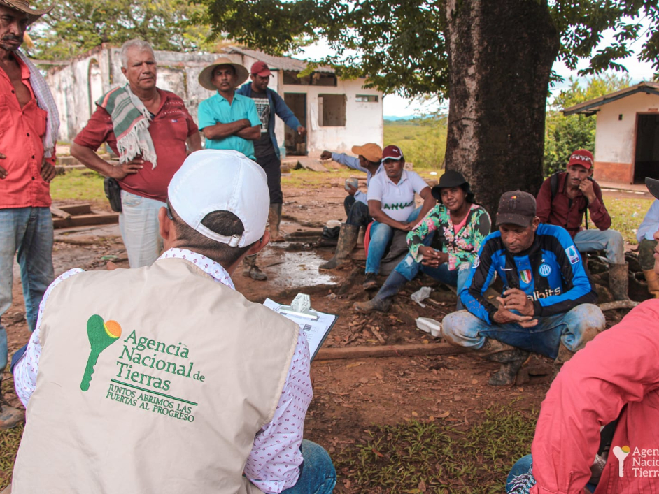 Familias de ayapel retornan a sus tierras gracias a la reforma agraría