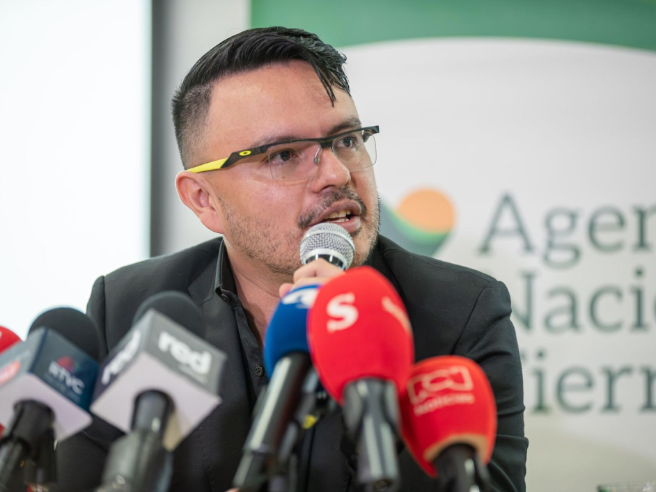 director-ant-en-rueda-de-prensa-sobre-compra-de-predios