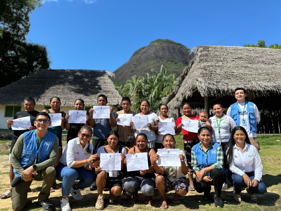 funcionarios-ant-junto-a-comunidad-indigena-de-guania