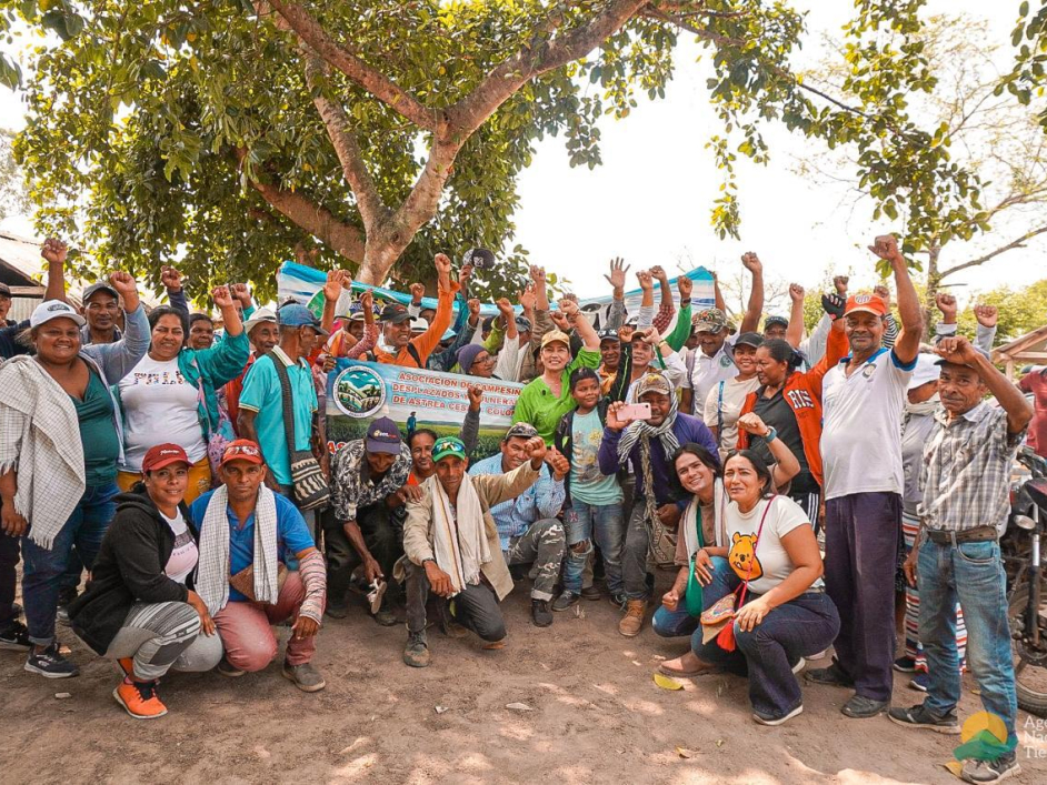 asociaciones-de-campesinos-entrega-tierras-astrea-cesar