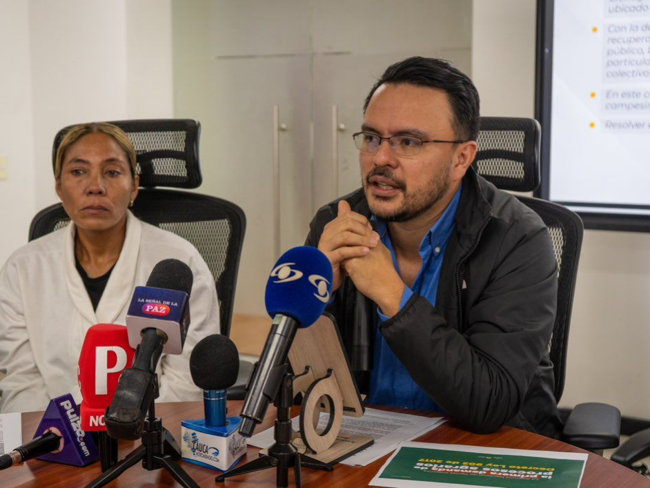 director-ant-hablando-sobre-demanda-radicada